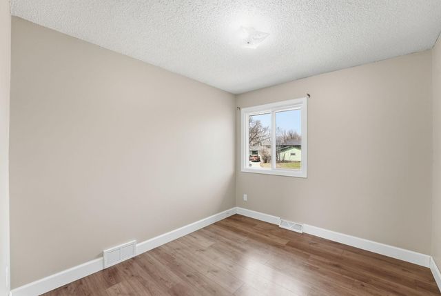 8212 Vincent Avenue N, Brooklyn Park, MN 55444