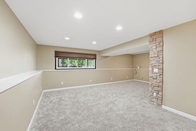 8212 Vincent Avenue N, Brooklyn Park, MN 55444