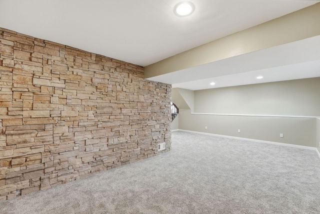 8212 Vincent Avenue N, Brooklyn Park, MN 55444