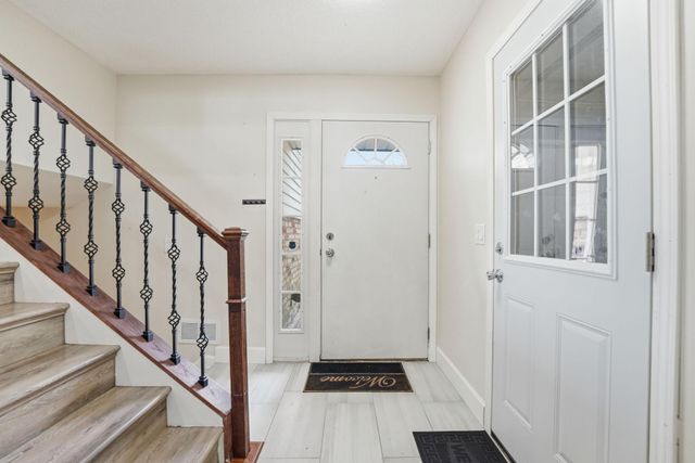 8212 Vincent Avenue N, Brooklyn Park, MN 55444