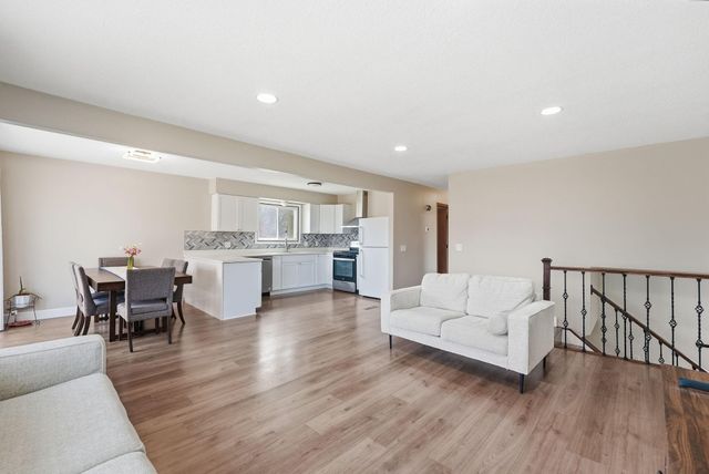 8212 Vincent Avenue N, Brooklyn Park, MN 55444