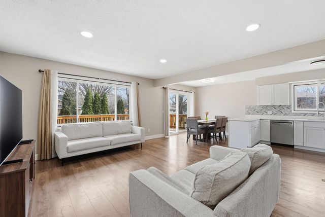 8212 Vincent Avenue N, Brooklyn Park, MN 55444