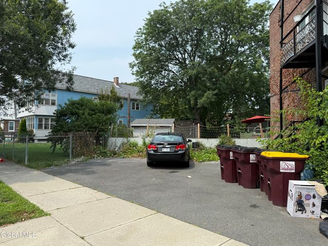 34-36 Sparkill Avenue, Albany, NY 12209