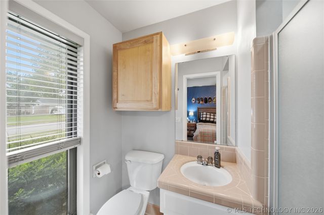 8249 E 38th Street, Tulsa, OK 74145