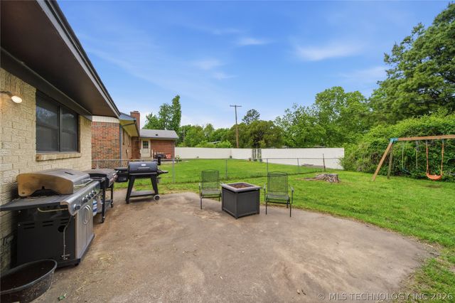 8249 E 38th Street, Tulsa, OK 74145