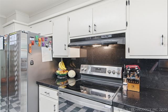 8249 E 38th Street, Tulsa, OK 74145