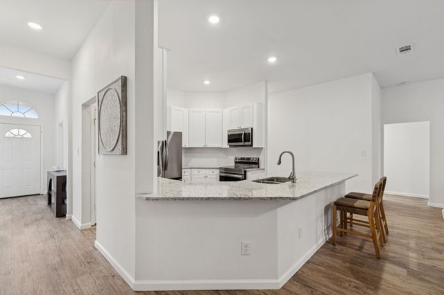 619 Manchester Drive, Mansfield, TX 76063