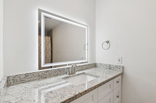 619 Manchester Drive, Mansfield, TX 76063