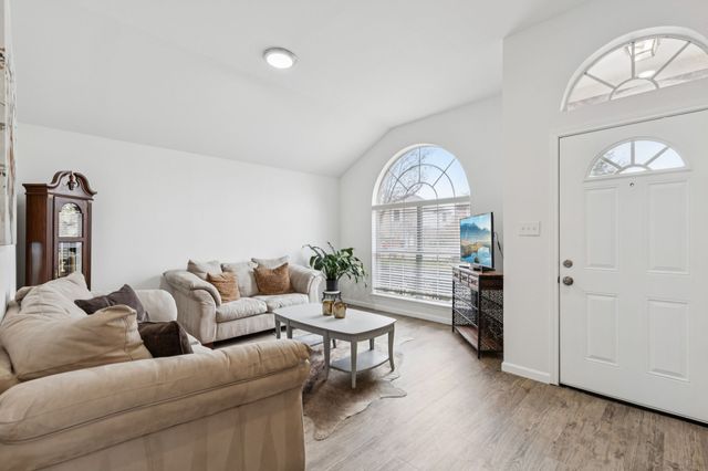 619 Manchester Drive, Mansfield, TX 76063