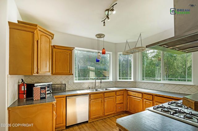 5560 E Big Rock Drive, Wasilla, AK 99654