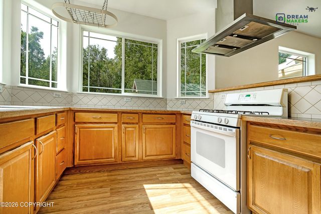 5560 E Big Rock Drive, Wasilla, AK 99654