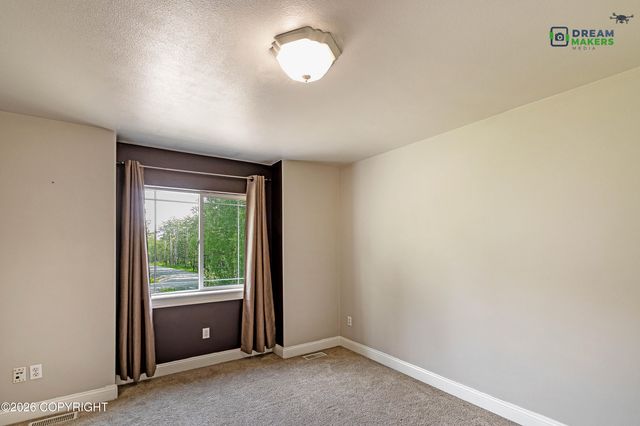 5560 E Big Rock Drive, Wasilla, AK 99654