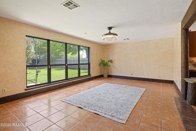 146 Steiner Road, Lafayette, LA 70508