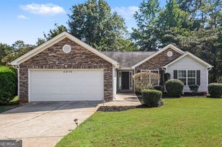 6075 Castlegate Drive, Douglasville, GA 30135
