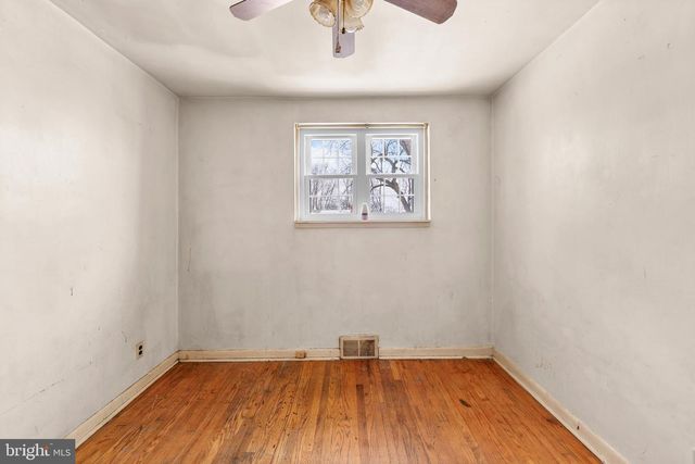 112 BUTT LN, Aston, PA 19014