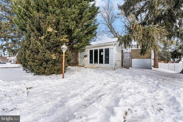 112 BUTT LN, Aston, PA 19014