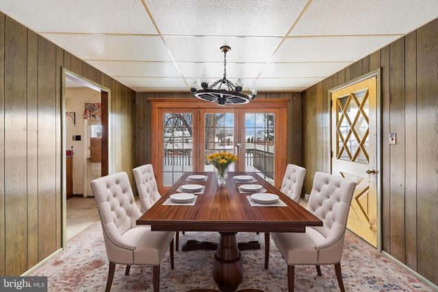 112 BUTT LN, Aston, PA 19014