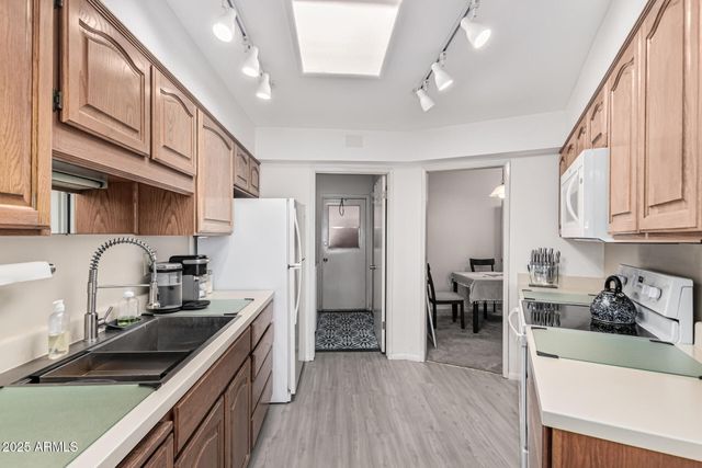 10973 W COGGINS Drive, Sun City, AZ 85351