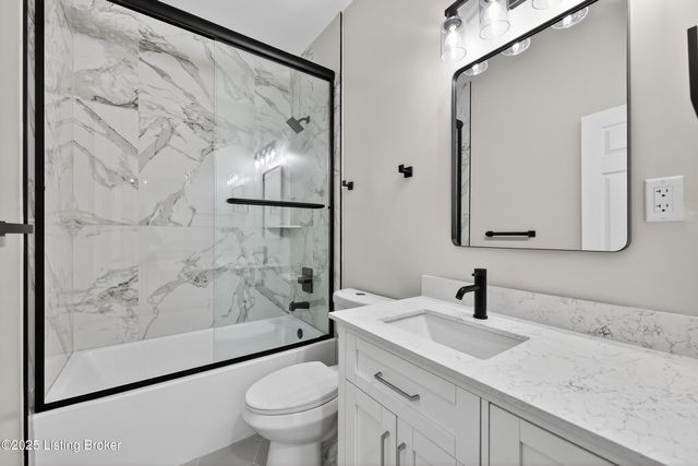 7605 Pauls View Pl, Louisville, KY 40228