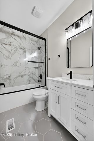 7605 Pauls View Pl, Louisville, KY 40228