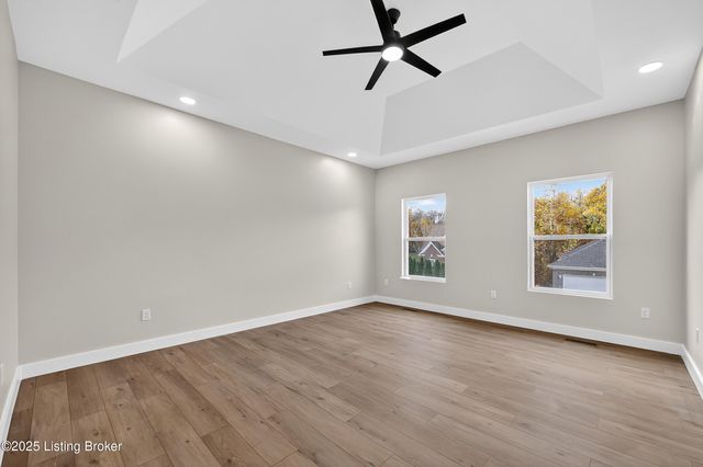 7605 Pauls View Pl, Louisville, KY 40228