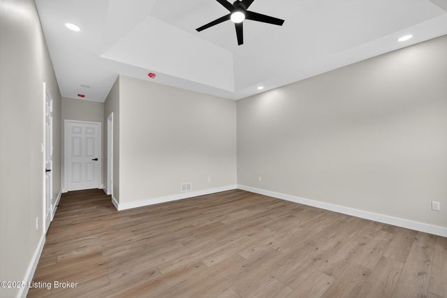 7605 Pauls View Pl, Louisville, KY 40228