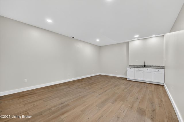 7605 Pauls View Pl, Louisville, KY 40228