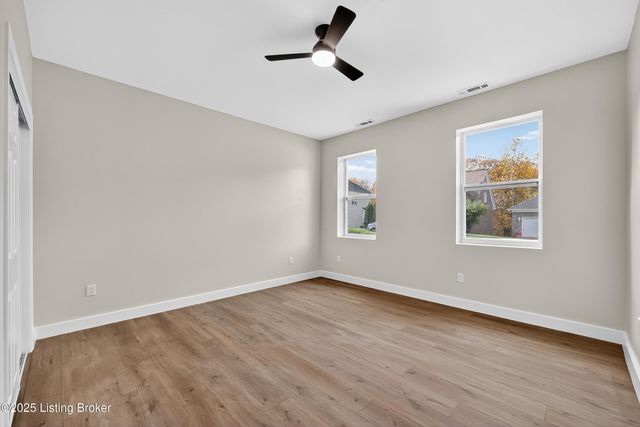 7605 Pauls View Pl, Louisville, KY 40228