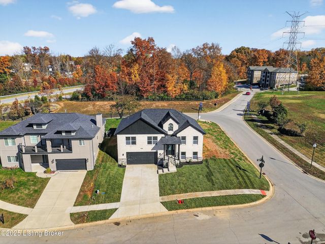 7605 Pauls View Pl, Louisville, KY 40228