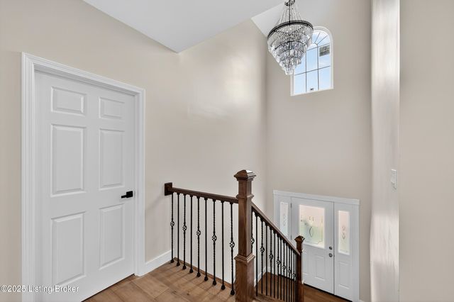 7605 Pauls View Pl, Louisville, KY 40228