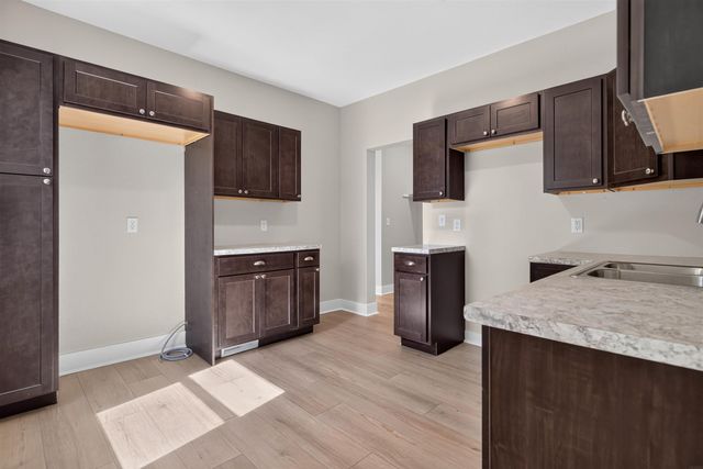 411 Saxon Street, Waterloo, IA 50703