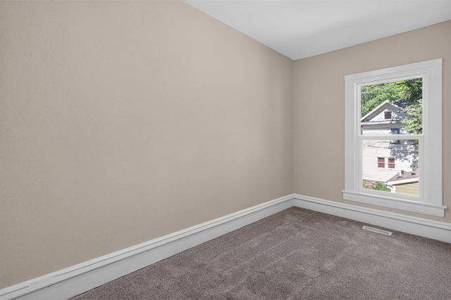 411 Saxon Street, Waterloo, IA 50703