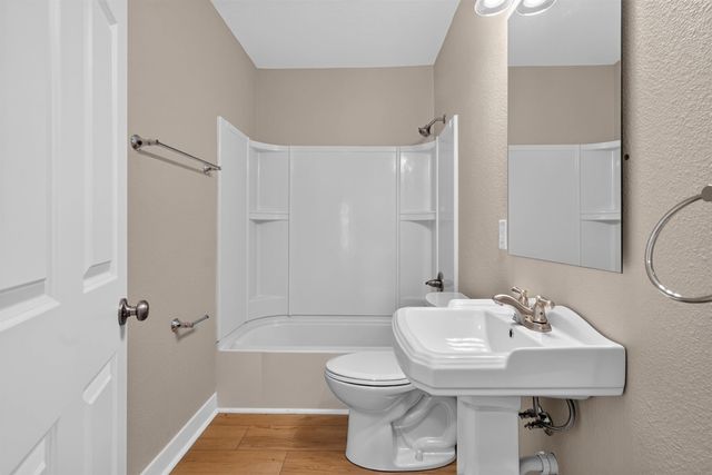411 Saxon Street, Waterloo, IA 50703