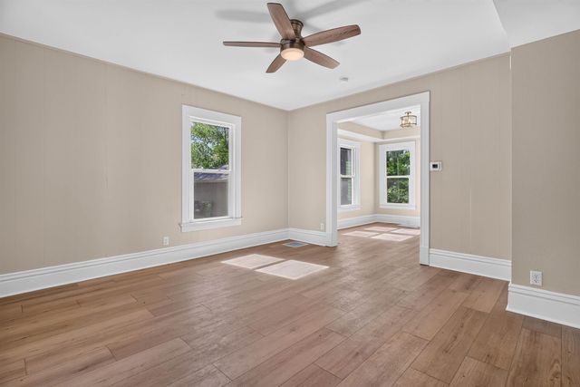 411 Saxon Street, Waterloo, IA 50703