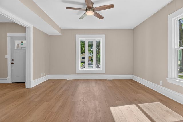 411 Saxon Street, Waterloo, IA 50703