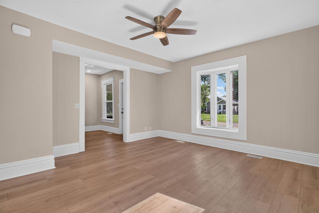 411 Saxon Street, Waterloo, IA 50703