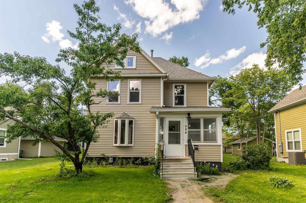 411 Saxon Street, Waterloo, IA 50703
