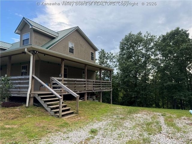 4136 Iva Durst Road, Leon, WV 25123