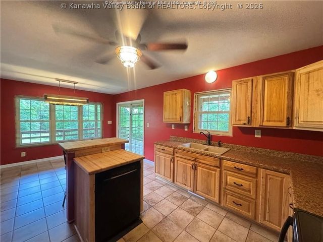 4136 Iva Durst Road, Leon, WV 25123