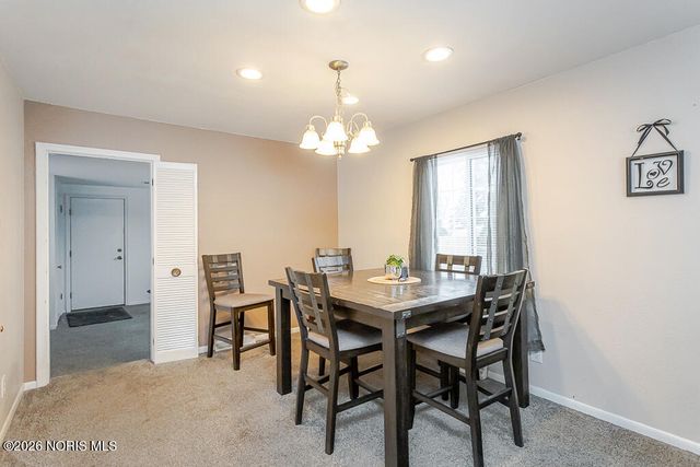 4727 Clover Lane, Toledo, OH 43623