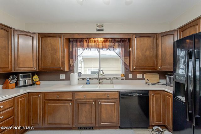 4727 Clover Lane, Toledo, OH 43623