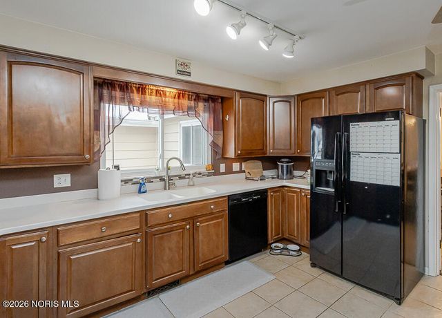 4727 Clover Lane, Toledo, OH 43623