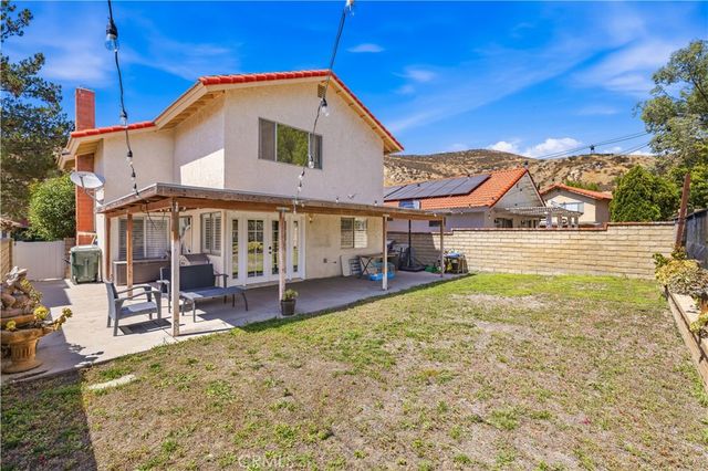 19322 Old Friend Road, Canyon Country, CA 91351