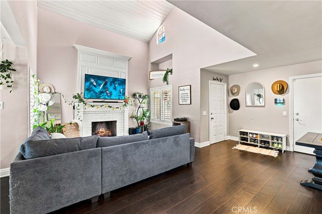 19322 Old Friend Road, Canyon Country, CA 91351