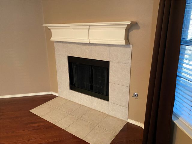 207 Colonial Lane, Euless, TX 76040