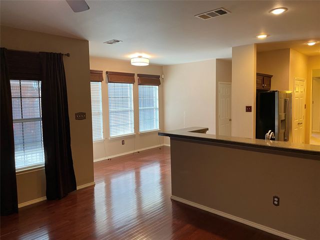 207 Colonial Lane, Euless, TX 76040