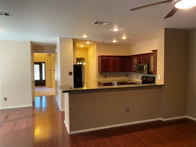 207 Colonial Lane, Euless, TX 76040