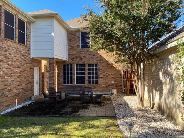 207 Colonial Lane, Euless, TX 76040