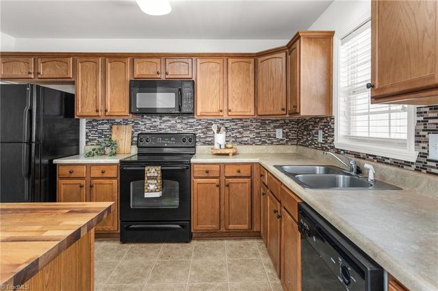 3869 Hickswood Creek Drive, High Point, NC 27265