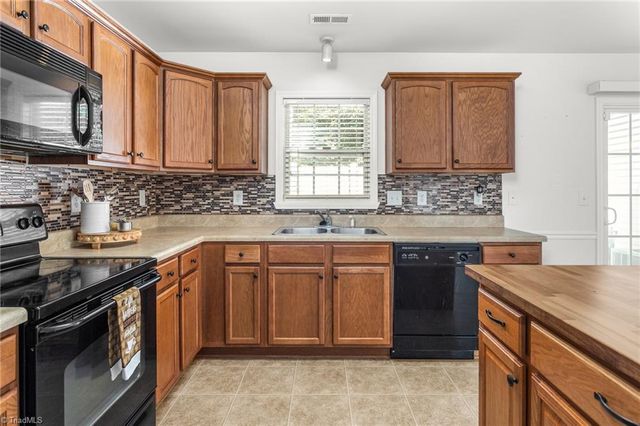 3869 Hickswood Creek Drive, High Point, NC 27265